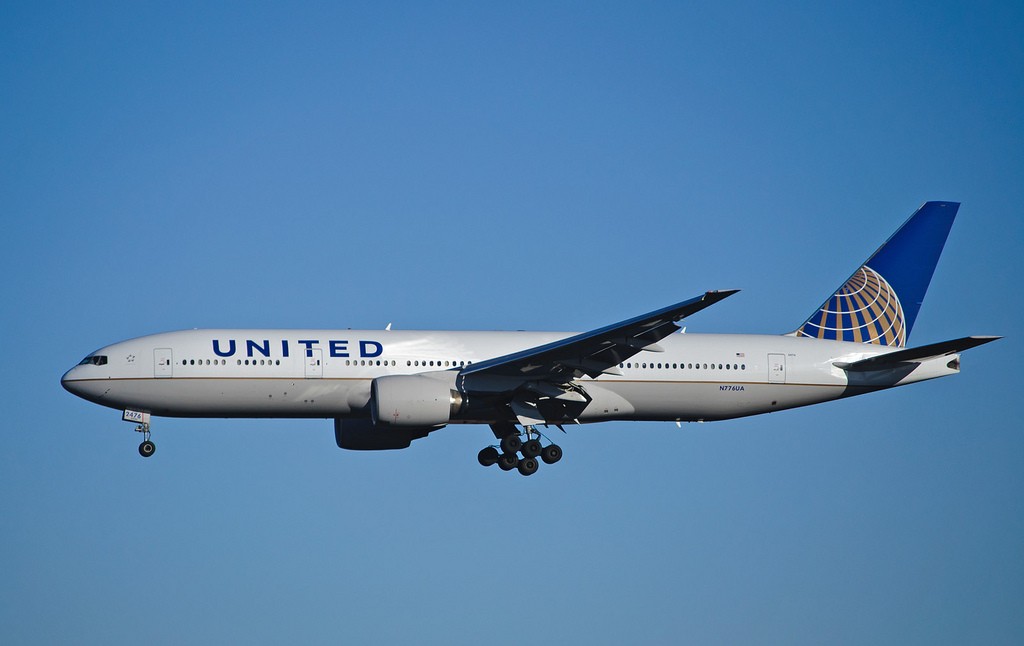 United Charging Extra for Use of Overhead Bins
